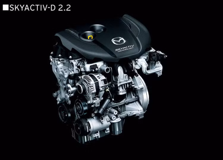 Cuối cùng, các phiên bản diesel có động cơ 2.2l 4 xi-lanh SkyActiv-D tăng áp kép, với công suất tối đa 172 PS/420 Nm. Giá khởi điểm cho bản diesel XD rẻ nhất là 2,7756 triệu Yen (tương đương 529 triệu đồng) và tăng lên tối đa thành 3,526 triệu Yen (677,2 triệu đồng) cho bản XD L-Package AWD.