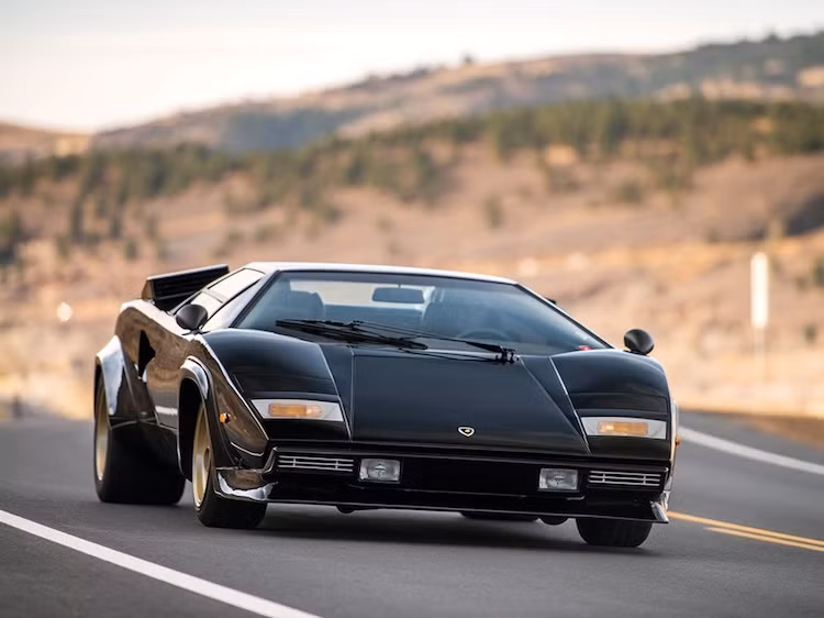Với độ hiếm và "zin" của mình, chiếc Lamborghini Countach LP400 S Series 1 đời 1979 này đang được kỳ vọng sẽ thu về số tiền lớn tại buổi đấu giá siêu xe ở lễ hội danh giá Arizona Concours d'Elegance vào 19-20/1/2017.
