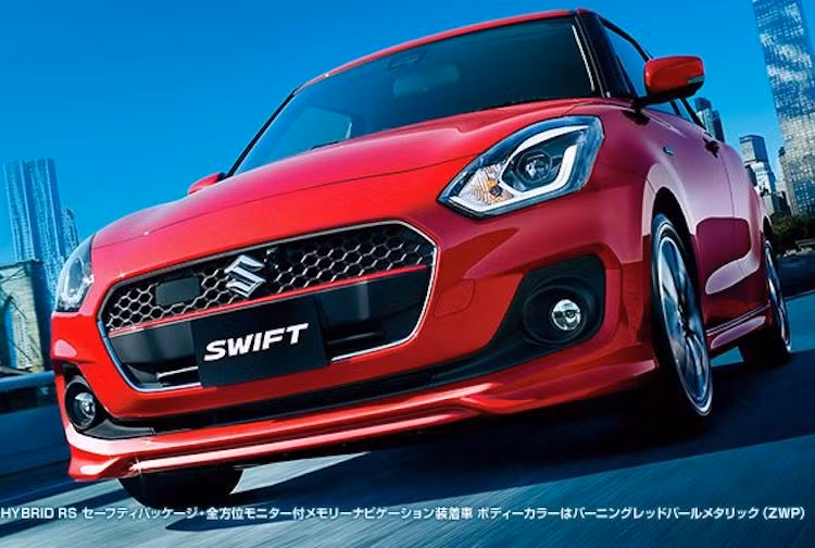 Vào ngày 4/1 tới đây, Suzuki Swift thế hệ mới sẽ được chính thức bán ra tại Nhật, trước khi ra mắt thị trường quốc tế vào tháng 3 ở triển lãm Geneva. Những thông tin chi tiết về phiên bản "quốc tế" của chiếc xe sẽ được Suzuki cập nhật sau.