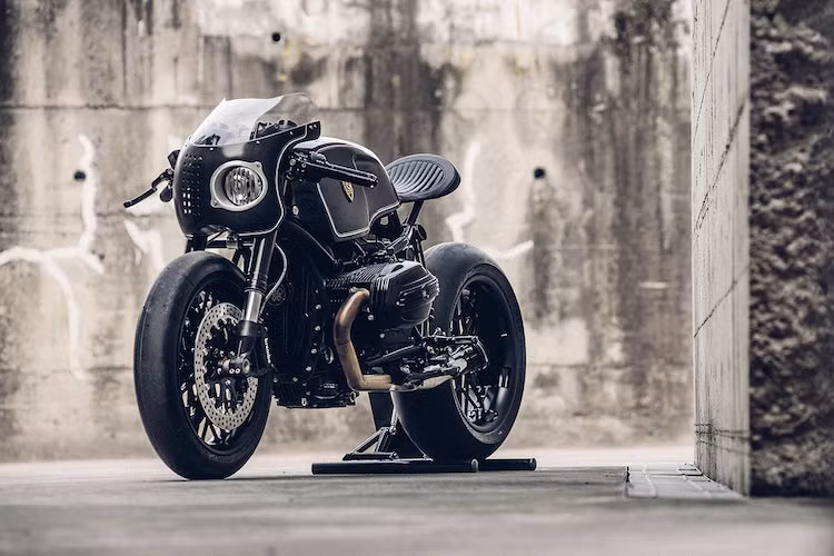 Nếu so với năm 2015, có thể thấy rằng danh sách top 10 mẫu xe độ đẹp nhất 2016 của Bike Exif năm nay đã có sự đa dạng hơn khi không có quá nhiều chiếc xe được độ theo phong cách scrambler. Ngoài ra, một xu hướng khác đó là nhiều mẫu xe độ đẹp đều đậm chất nghệ thuật và được "dựng" từ các dòng xe BMW khác nhau.