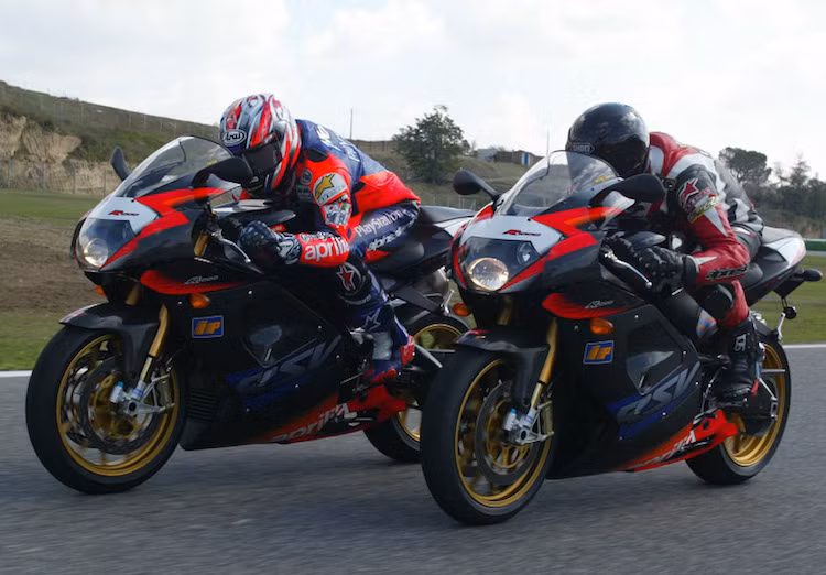 Dù chỉ có 13 cuộc triệu hồi kể từ năm 2006 tới nay, tuy nhiên các dòng xe của Aprilia vẫn thường xuyên bị khách hàng phàn nàn là có độ tin cậy không cao bằng các thương hiệu khác. Chính vì vậy, có thể thấy rằng số lượng các cuộc triệu hồi không tỷ lệ thuận với chất lượng sản phẩm chung của mỗi hãng xe.