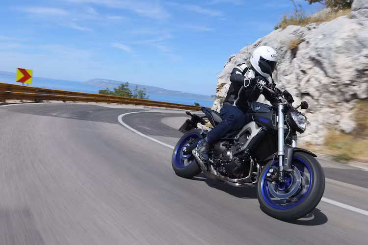 Cụ thể hơn, trong 10 năm vừa qua, hãng xe máy Yamaha triệu hồi xe của hãng tới 49 lần trên Thế giới, khiến hãng "vinh dự" đứng ở vị trí đầu tiên trong top 10 các hãng xe thường xuyên phải triệu hồi sản phẩm nhất.