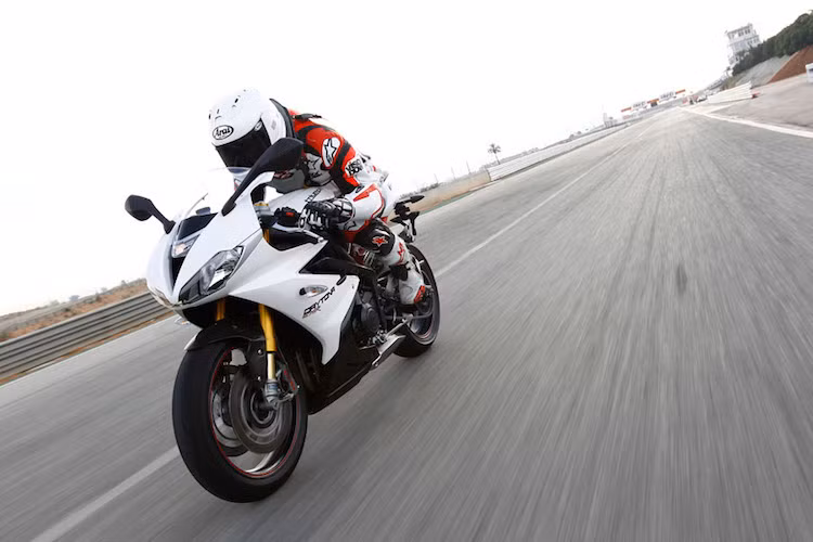 Có số lượng xe bán ra không cao bằng các nhà sản xuất trong top 5, nhưng với 29 cuộc triệu hồi được mở ra, tỉ lệ xe bị ảnh hưởng bởi các cuộc triệu hồi so với tổng số xe bán ra của Triumph sẽ cao hơn.