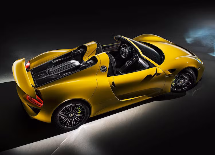 Hiện tại, do đã ngừng sản xuất nên những chiếc siêu xe 918 Spyder có giá bán trao tay luôn nằm trong hàng triệu USD.