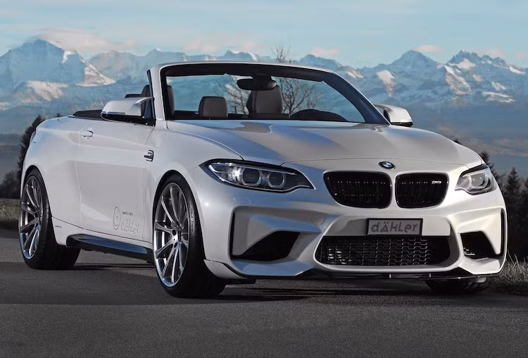 Trong đó, gói Stage 1 sẽ nâng công suất lên thành 402 mã lực và mô-men xoắn cực đại 580 Nm và gói Stage 2 thậm chí còn mạnh mẽ hơn với 419 mã lực và 610 Nm. Những cải tiến khác của chiếc xe bao gồm hệ thống treo thể thao có thể điều chỉnh và các heo phanh trước cực lớn với 8 piston.