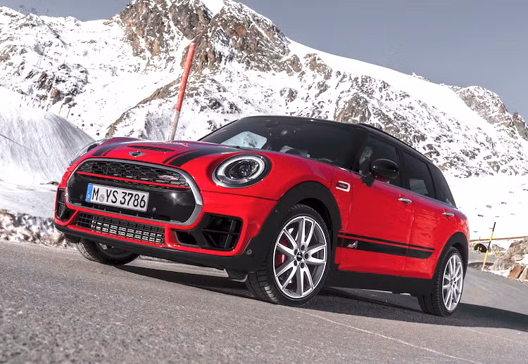 Can canh xe gia dinh MINI Clubman JCW the he moi