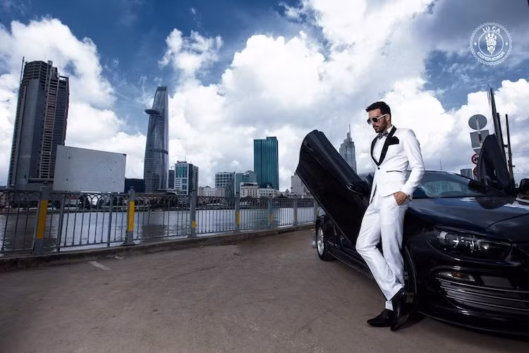 Hiện tại, phiên bản Scirocco đang được Volkswagen bán với 3 lựa chọn động cơ 4 xi-lanh khác nhau gồm xăng 1.4l, 2.0l và diesel 2.0l. Mọi phiên bản đều dẫn động cầu trước, với 3 sự lựa chọn hộp số tùy từng loại động cơ là số sàn 6 cấp, tự động 6 cấp DSG và 7 cấp DSG.