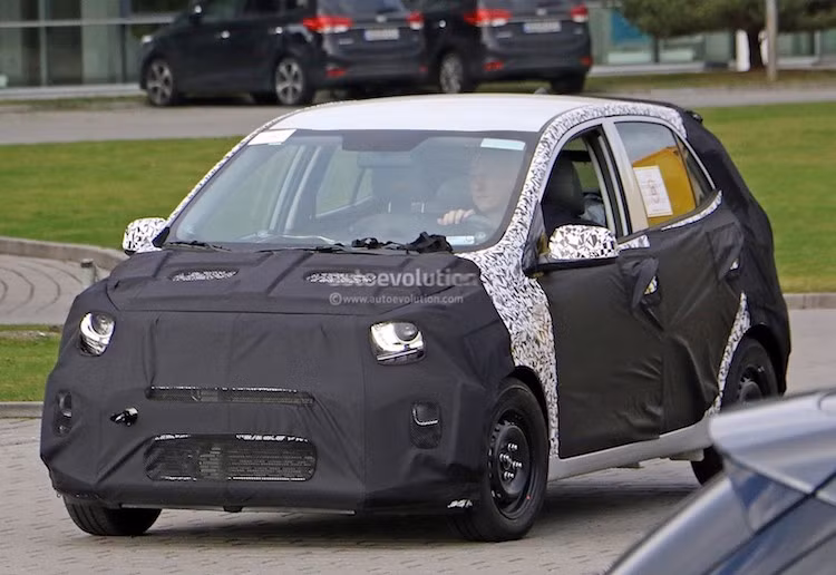 Về hệ động lực, Morning 2017 được dự đoán sẽ vẫn giữ nguyên động cơ 1.0l 3 xi-lanh và 1.2l 4 xi-lanh thẳng hàng nạp khí tự nhiên Kappa của thế hệ hiện tại. Ngoài ra chiếc xe sẽ còn có phiên bản 1.0l 3 xi-lanh tăng áp Kappa TCI với công suất dự đoán khoảng hơn 100 mã lực cho phiên bản cao cấp.