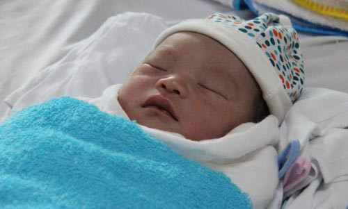 Be trai so sinh dep nhu thien than bi bo truoc cong chua-Hinh-2