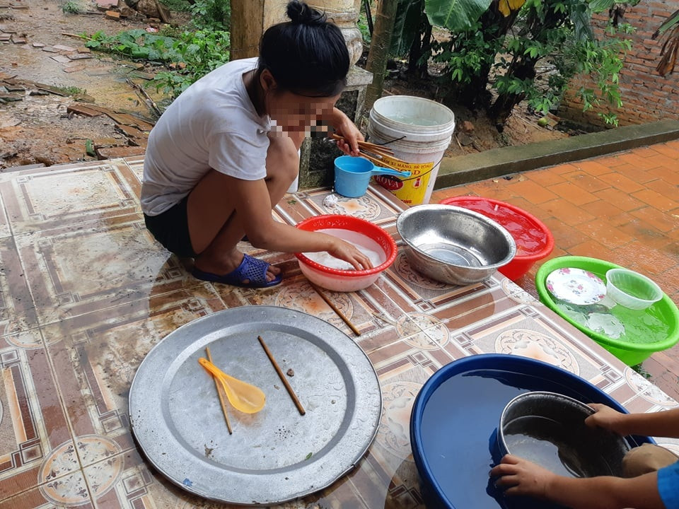 Tuy nhiên su khi vợ qua đời, Hải "nướng" số tiền này vào rượu chè, cờ bạc.