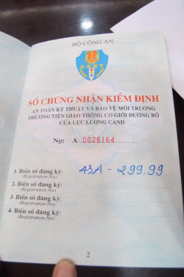 Một trong những sai phạm của ông Nguyễn Xuân Anh là sử dụng bằng cấp không đúng quy định, thiếu trung thực. Đáng chú ý, Ủy ban Kiểm tra Trung ương cũng công bố một trong những sai phạm của ông Nguyễn Xuân Anh trên cương vị Bí thư Thành ủy Đà Nẵng là nhận và sử dụng xe do một doanh nghiệp tặng. 