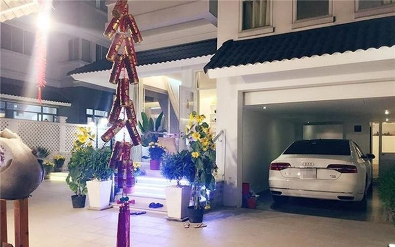 Được biết biệt thự của cặp đôi Công Vinh - Thủy Tiên nằm ven sông thơ mộng ở quận 7, TP HCM.