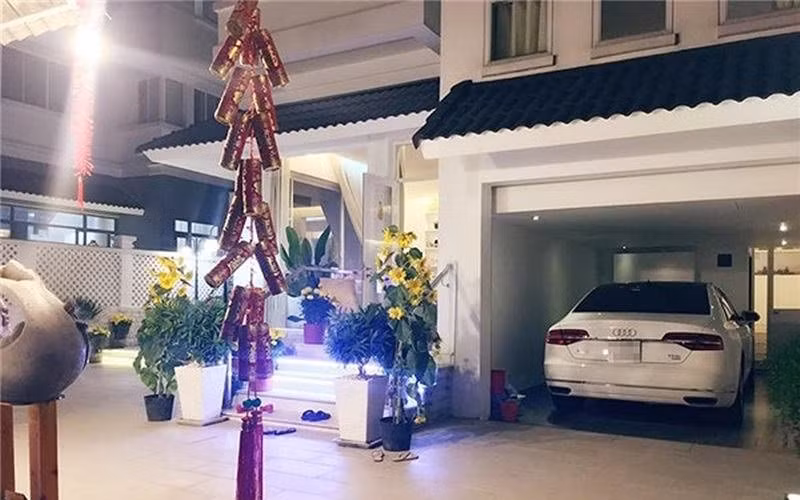 Được biết biệt thự của cặp đôi Công Vinh - Thủy Tiên nằm ven sông thơ mộng ở quận 7, TP HCM.