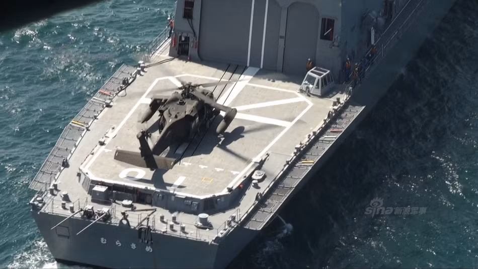 Sau này, nhận thấy được khả năng tiềm ẩn của loại trực thăng UH-60, các phiên bản nâng cấp và cải biên đã được chế tạo ra để phục vụ cho lực lượng Hải quân, không quân và Tuần duyên. Nguồn ảnh: Sina.