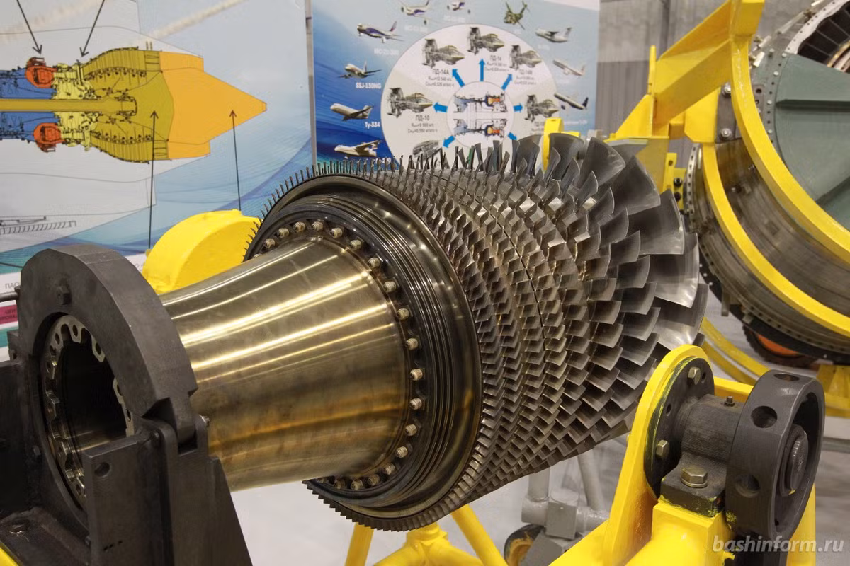 Về phía Nga, nước này cũng gặp một số khó khăn nhất định trong ngành công nghiệp hàng không kể từ sau căng thẳng với Ukraine sau năm 2014. Cận cảnh bên trong nhà sản xuất động cơ thuộc Công ty Sản xuất động cơ Liên bang Nga. Nguồn ảnh: Bashinform.