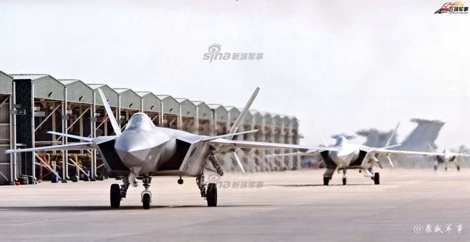 Dựa vào những thiết bị này, một phi đội F-22 có thể hoạt động tham chiến ngay lập tức sau khi được triển khai tới mục tiêu. Nguồn ảnh: Sina.