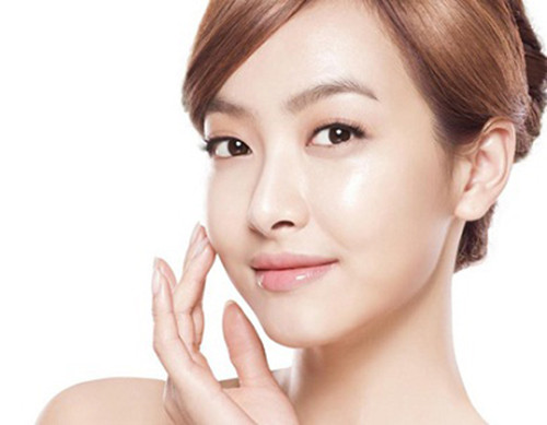 Giảm thiểu tình trạng nhạy cảm của da qua thói quen hằng ngày. Ảnh: Internet