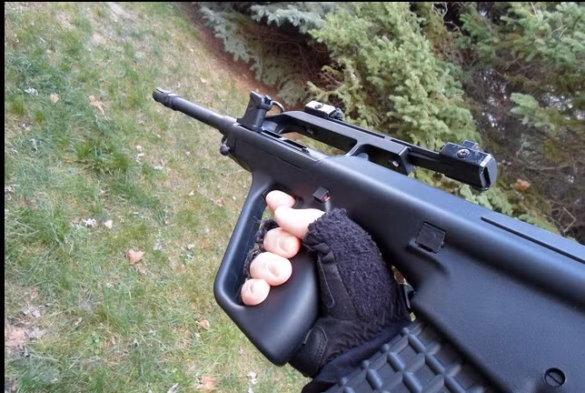 Sau gần 10 năm phát triển đến năm 1978, khẩu AUG bắt đầu chính thức được biên chế vào quân đội Áo và giữ vững vị thế của nó tới tận ngày nay. Nguồn ảnh: Viral.