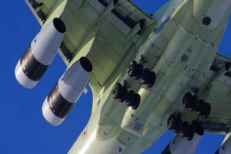 Với mức hiệu suất được cải thiện trên Il-78M-90A sẽ có tầm hoạt động và khả năng mang theo nhiên liệu lớn hơn người tiền nhiệm của mình là Il-78, cải thiện đáng kể khả năng tác chiến của phi đội. Nguồn ảnh: Ilyushin.