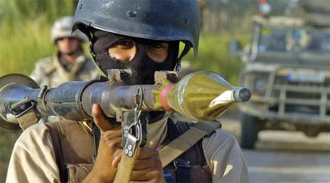 Cùng với khẩu súng AK-47, RPG-7 hiện nay cũng được coi là khẩu súng phóng lựu nguy hiểm nhất trên thế giới, đã từng bắn hạ nhiều xe tăng nhất, xuất hiện trên nhiều mặt trận nhất và gây sát thương lớn nhất cho binh lính các bên tham chiến. Nguồn ảnh: Smallarms.