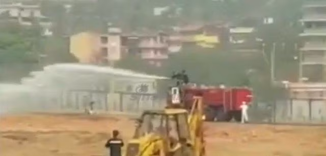 Được biết, phi công điều khiển chiếc MiG-29 này thực chất là một phi công học viên chứ chưa phải là phi công chính thức của Không quân Hải quân Ấn Độ. Phi công này sau đó đã được đưa tới bệnh viện và được xác nhận trong tình trạng sức khỏe tốt. Nguồn ảnh: Sina.