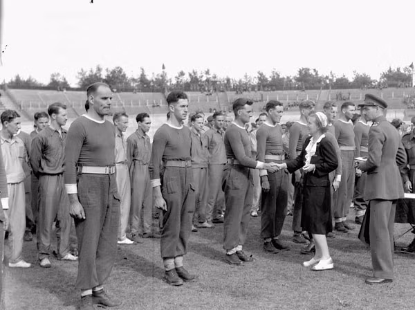 Lực lượng phát xít Đức ở khu vực này thực tế đã bị suy yếu và chỉ còn chống cự một cách cầm chừng trước bước tiên quân của binh lính Canada. Nguồn ảnh: Flickr.