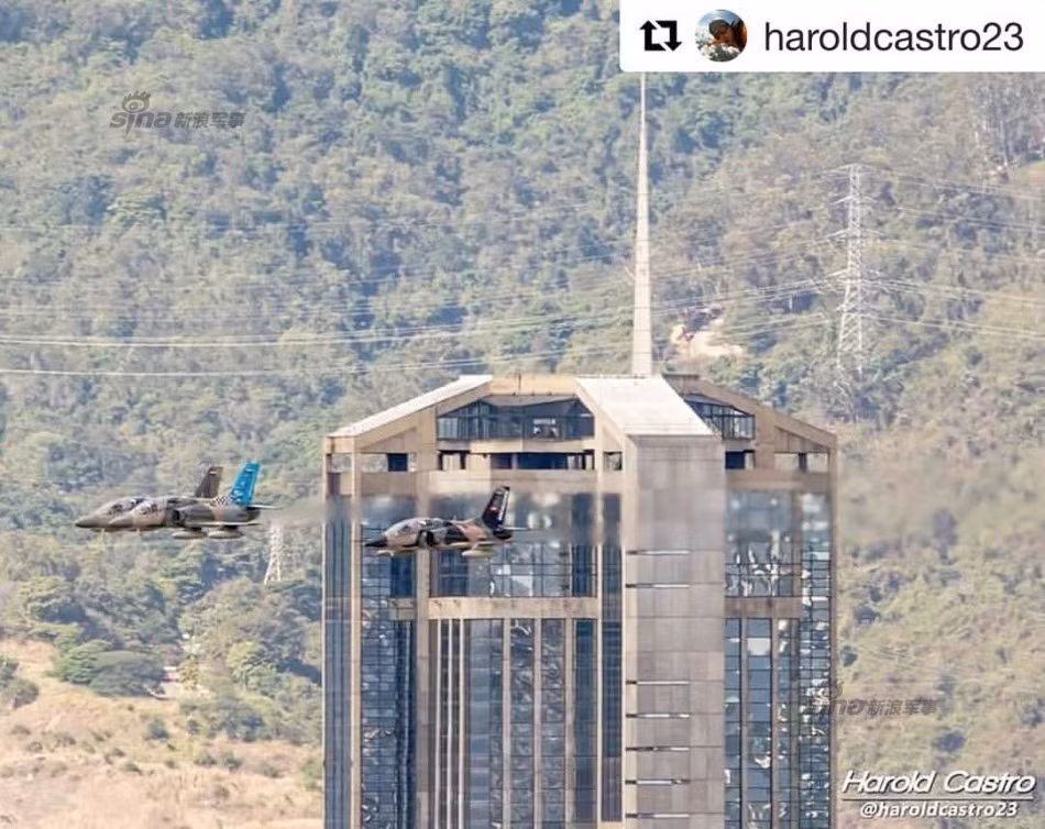 Được sản xuất bởi Hongdu - Trung Quốc, loại phi cơ huấn luyện Hongdu JL-8 của Trung Quốc ra đời từ năm 1990 và chính thức được sản xuất hàng loạt từ năm 1994. Nguồn ảnh: Sina.