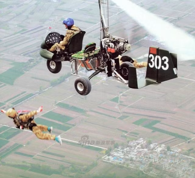 Với cơ cấu chuyển động rất đơn giản, Gyrocopter có khả năng leo cao với vận tốc lên tới 6 m/s. Ngoài ra, động cơ của mẫu trực thăng có độ ồn khi hoạt động cực thấp, phù hợp với các nhiệm vụ đòi hỏi tính bí mật cao. Nguồn ảnh: Sina.