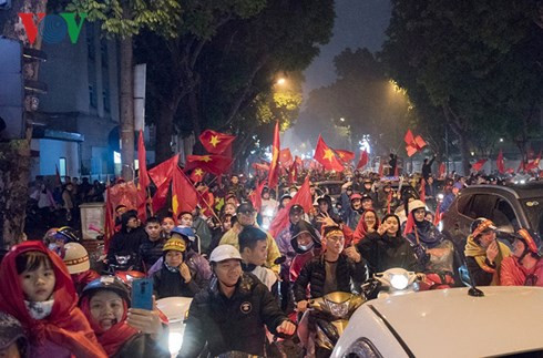 U23 Việt Nam đã thể hiện sức mạnh, bản lĩnh và sự gắn kết tinh thần và niềm tự hào dân tộc với hành trình như một câu chuyện cổ tích ở giải U23 châu Á 2018. (Ảnh: Vũ Toàn). U23 Việt Nam đã thể hiện sức mạnh, bản lĩnh và sự gắn kết tinh thần và niềm tự hào dân tộc với hành trình như một câu chuyện cổ tích ở giải U23 châu Á 2018. (Ảnh: Vũ Toàn).