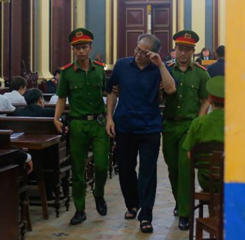 Bị cáo Phạm Công Danh tại phiên tòa Ảnh: HOÀNG TRIỀU Bị cáo Phạm Công Danh tại phiên tòa Ảnh: HOÀNG TRIỀU