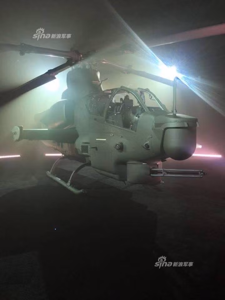 Vào những ngày cuối cùng của tháng 1 này, Quân đội Pakistan đã nhận được những trực thăng tấn công AH-1Z Viper đầu tiên từ Mỹ. Động thái này cho thấy, Pakistan đang mở rộng đối tác mua vũ khí ra nhiều cường quốc trên thế giới thay vì chỉ tập trung vào Trung Quốc như trước kia. Nguồn ảnh: Sina.