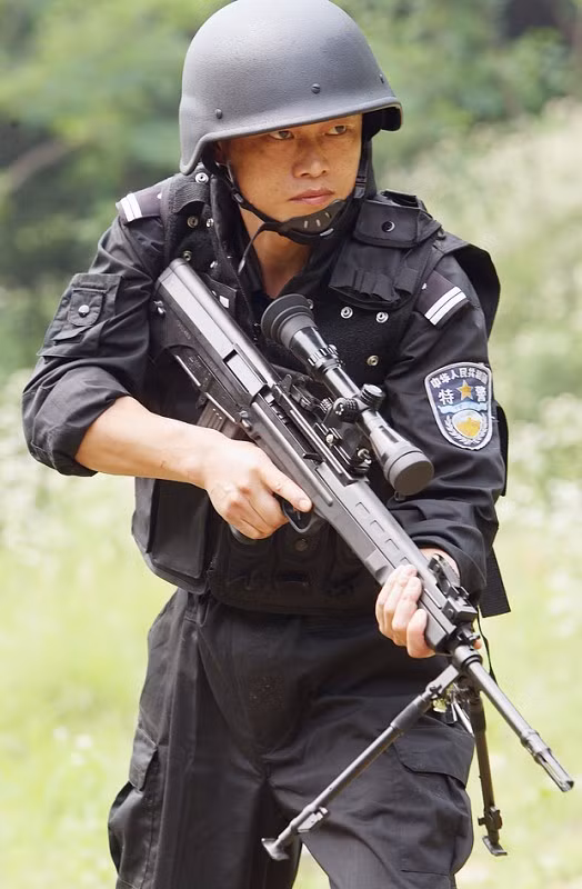 Thiết kế này đặc biệt thích hợp với một khẩu súng bắn tỉa vì nó sẽ giúp chiều dài cơ sở của nòng súng dài hơn và có khả năng bắn xa hơn so với cấu tạo thông thường. Nguồn ảnh: Design.