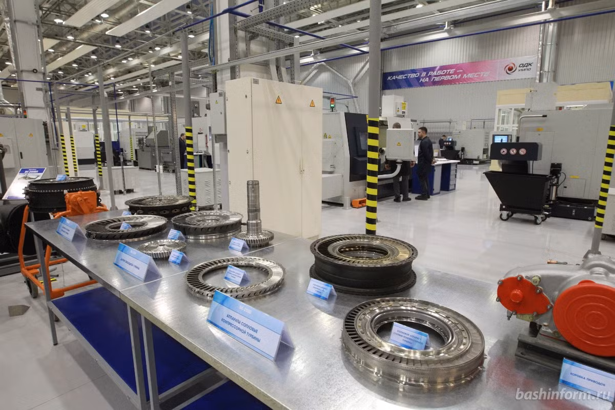 Nếu nói về công nghệ chế tạo động cơ phản lực cũng như các loại động cơ máy bay thì Nga là một trong những quốc gia đi đầu trên thế giới, mặc dù trên thực tế họ có tụt hậu hơn so với phương Tây trong giai đoạn hơn 10 năm sau khi Liên Xô tan rã nhưng nhìn chung công nghệ chế hàng không của Nga vẫn mang tầm cỡ toàn cầu. Nguồn ảnh: Bashinform.