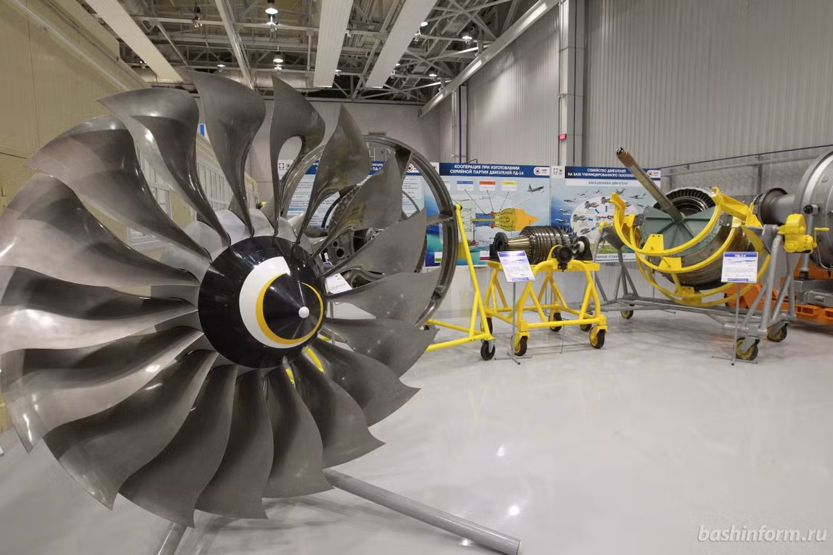 Trong quá khứ, các động cơ phản lực do Trung Quốc sản xuất đã vấp phải rất nhiều vấn đề kỹ thuật, tiêu biểu như việc động cơ của chiến đấu cơ J-20 hiện đại nhất của Trung Quốc bốc khói... giữa trời. Nguồn ảnh: Bashinform.