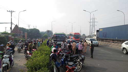 Giao thông qua khu vực một phen hỗn loạn.