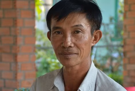 Ông Nguyễn Văn Bỉ, người bị khởi tố tội vi phạm các quy định về quản lý nhà ở chỉ vì cất cái chòi vịt. Ảnh: LỆ TRINH.