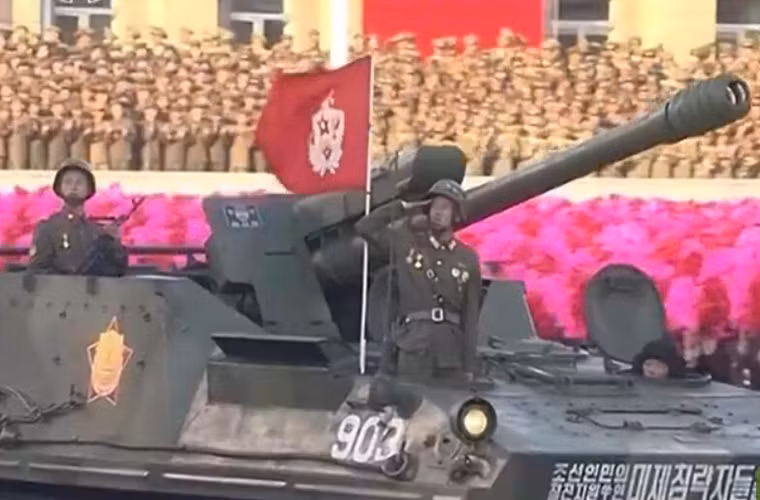 Lựu pháo tự hành 122mm đặt trên khung gầm thiết giáp 323.