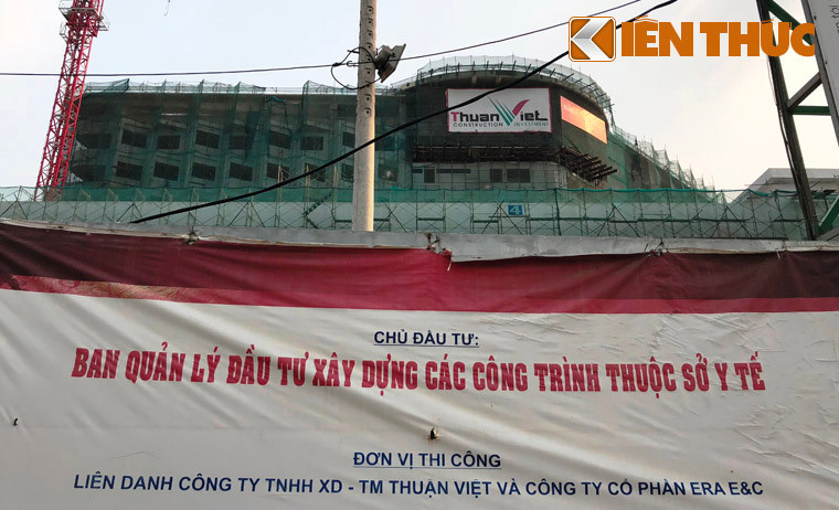 Thế nhưng mãi đến cuối tháng 6/2016 công trình mới được chính thức khởi công sau những lùm xùm đấu thấu.