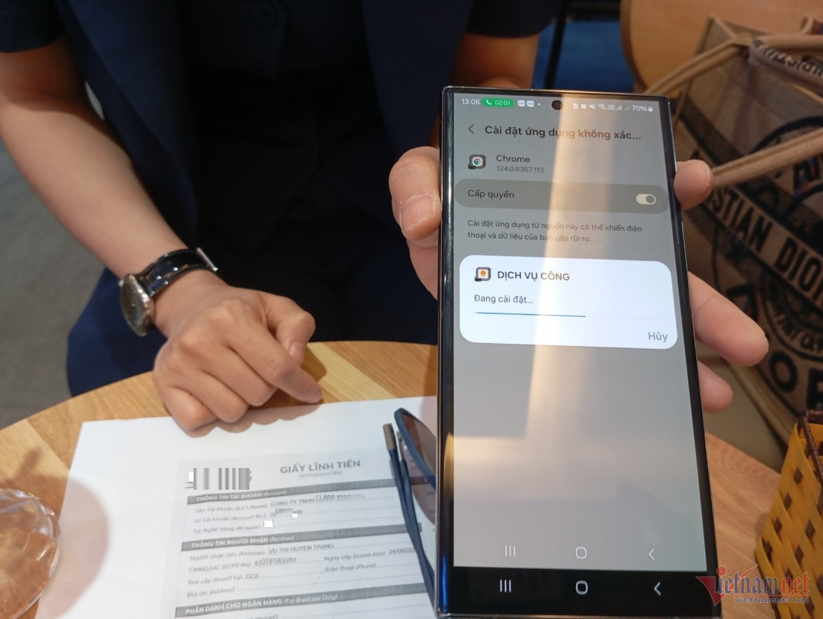 Cài app “Dịch vụ công” giả mạo, Giám đốc bị mất 2,8 tỷ - Hình 4 Cai app “Dich vu cong” gia mao, Giam doc bi mat 2,8 ty-Hinh-4
