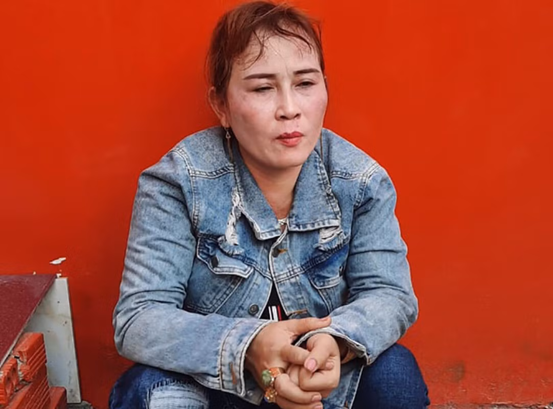  “Bà trùm” bảo kê Loan ‘Cá’: Ngày 5/5/2020, Công an tỉnh Đồng Nai đã bắt giữ Lý Thị Loan (Loan ‘Cá’, 41 tuổi) – cầm đầu băng nhóm thu tiền bảo kê hàng trăm tiểu thương, người bán tự phát trước cổng Khu công nghiệp (KCN) Thạnh Phú, huyện Vĩnh Cửu. Băng Loan ‘Cá’ hoạt đồng nhiều năm, ai không nộp tiền bảo kê sẽ bị Loan huy động đàn em đến dằn mặt. Loan còn hoạt động cho vay nặng lãi. Ngày 1/4/2022, TAND huyện Vĩnh Cửu (Đồng Nai) tuyên phạt Lý Thị Loan 5 năm tù về tội cưỡng đoạt tài sản. 