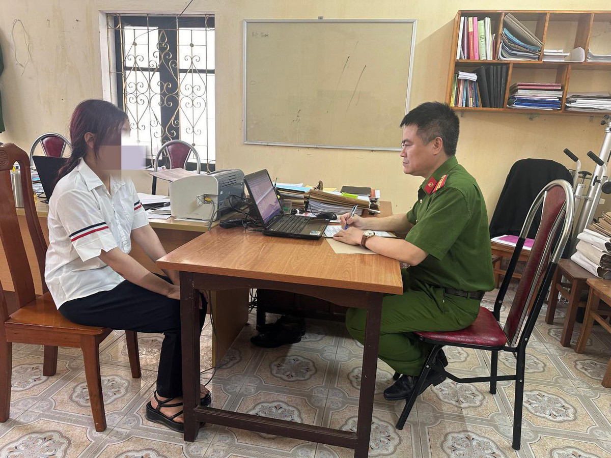 Tuyên Quang: Người đi bộ bị xe máy đi cùng chiều tông tử vong Tuyen Quang: Nguoi di bo bi xe may di cung chieu tong tu vong