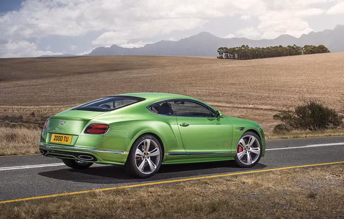 Với đặc điểm ấn tượng là chiếc xe sang có tốc độ cao nhất mà hãng Bentley từng chế tạo. Hiện trên toàn thế giới chỉ có 7 chiếc xe loại này, với thiết kế cảm hứng từ đội máy bay biểu diễn Breitling.