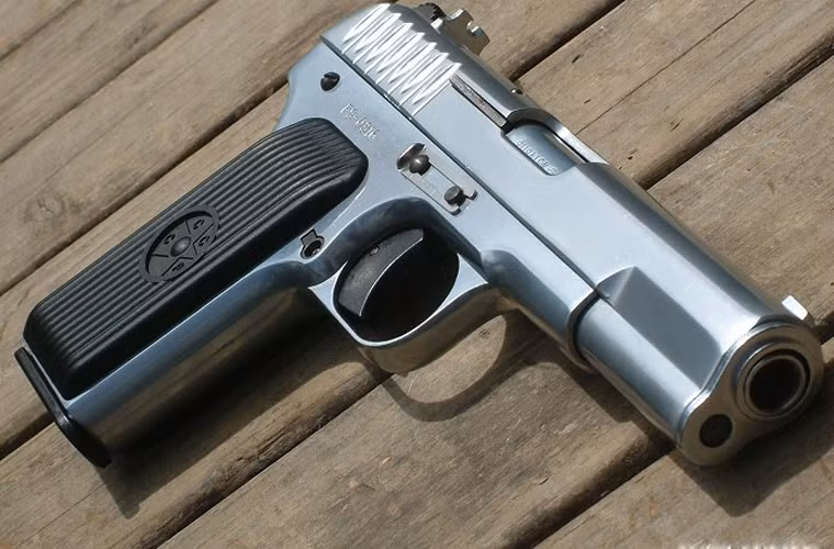 Thông số cơ bản của súng: Trọng lượng rỗng 0,84kg, khi nạp đầy đạn 0,91kg. Chiều dài 194mm, rộng 32,1mm, cao 134mm; nòng súng có chiều dài 116mm. Súng dùng loại đạn 7,62mmx25mm. Sơ tốc đầu nòng đạt 420m/s, tầm bắn hiệu quả 50mm, hộp tiếp đạn chứa được 8 viên.