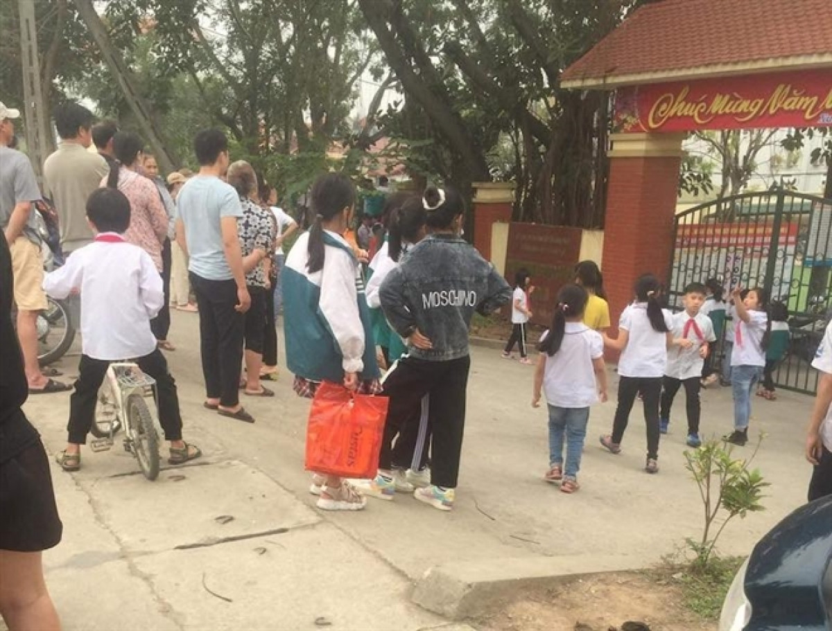 Nam sinh lop 8 bi dam chet: Lanh dao nha truong noi gi?