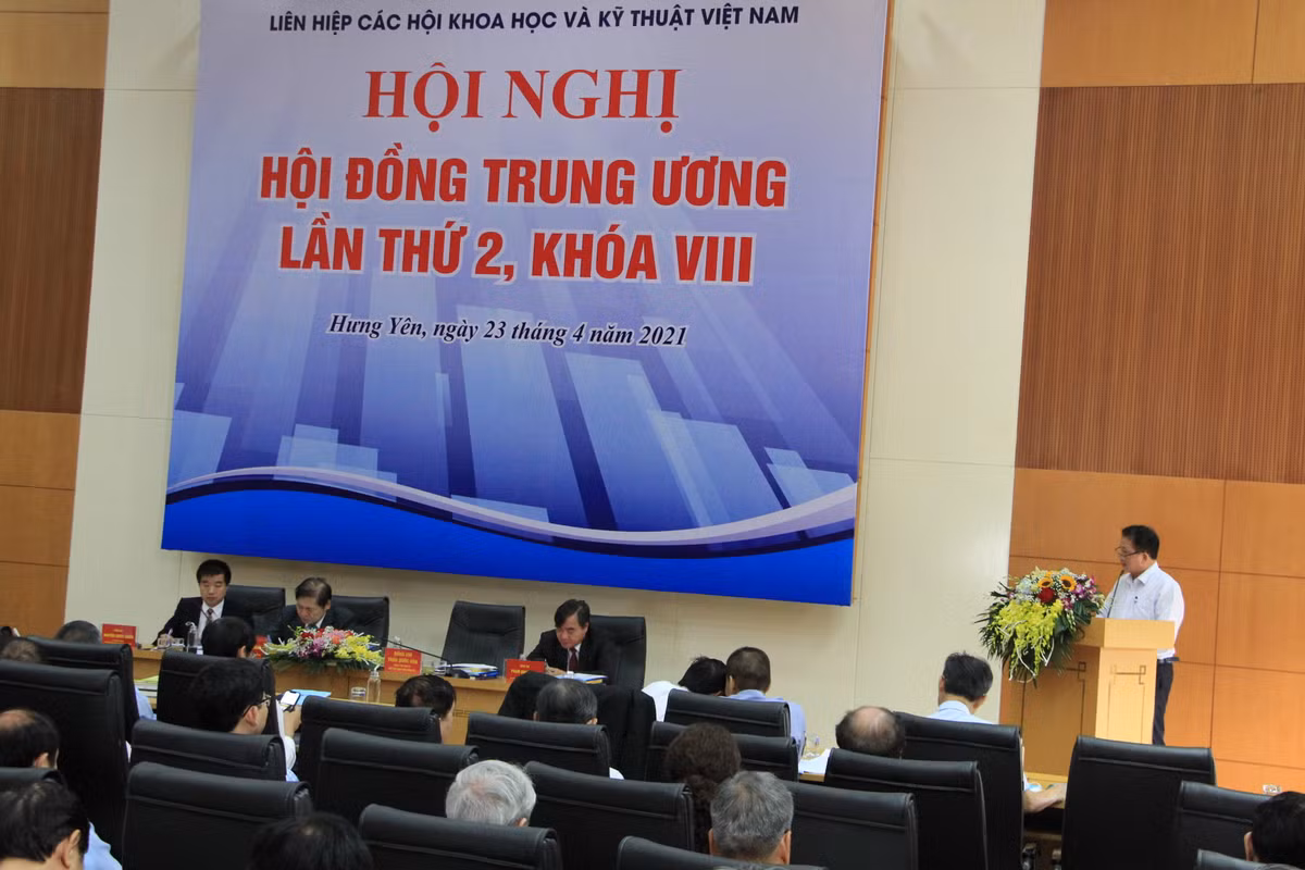 Bau bo sung 4 nhan su vao Hoi dong Trung uong VUSTA khoa VIII-Hinh-4