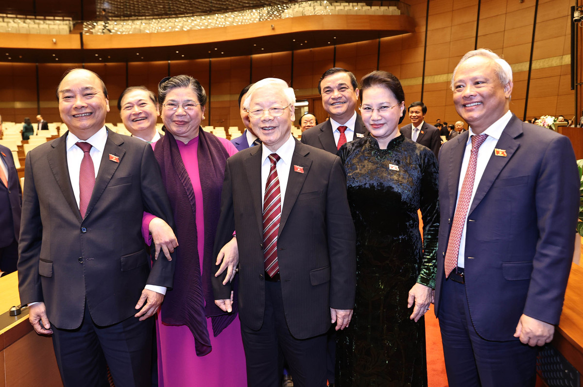 Nghị quyết có hiệu lực kể từ khi Quốc hội bầu được Chủ tịch nước mới. Điều này có nghĩa là ông Nguyễn Phú Trọng tiếp tục nhiệm vụ của Chủ tịch nước cho đến khi Quốc hội thông qua nghị quyết bầu Chủ tịch nước mới, dự kiến vào ngày 5/4. 