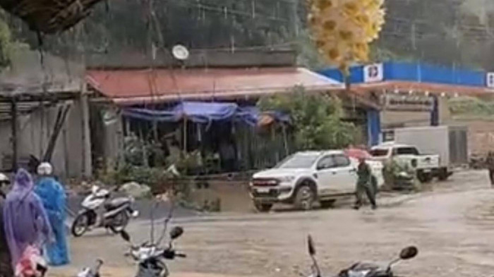 Rung dong: Nghi con re no sung ban chet bo me vo