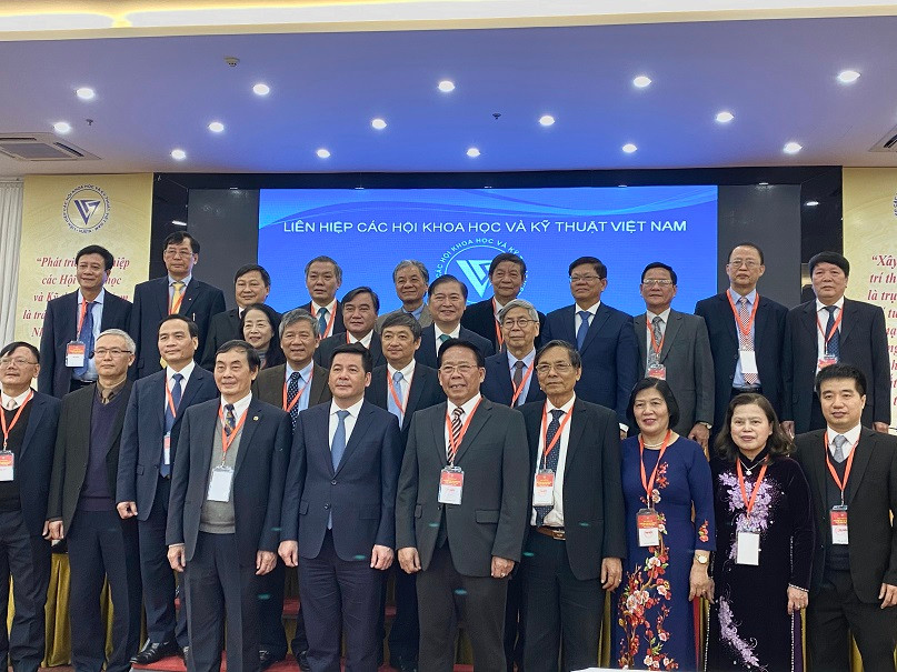  Từ 30/1/2021: Tại Đại hội đại biểu toàn quốc lần thứ XIII của Đảng, ông được bầu là Ủy viên Trung ương Đảng khóa XIII, nhiệm kỳ 2021-2026. Từ 8/4/2021: Tại kỳ họp thứ 11, Quốc hội khoá XIV, Quốc hội phê chuẩn bổ nhiệm chức vụ Bộ trưởng Bộ Công Thương với ông Nguyễn Hồng Diên.