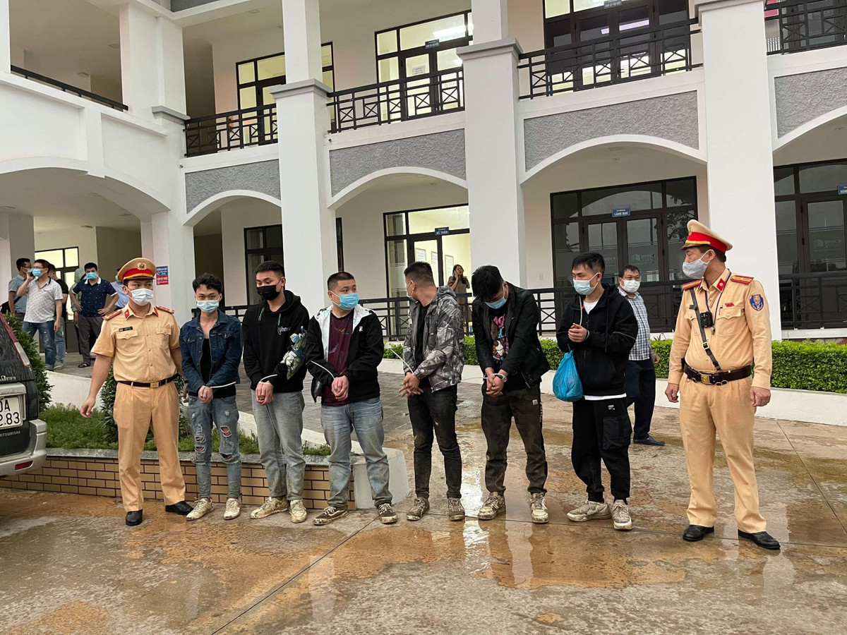 6 nguoi nuoc ngoai nhap canh trai phep vao Viet Nam