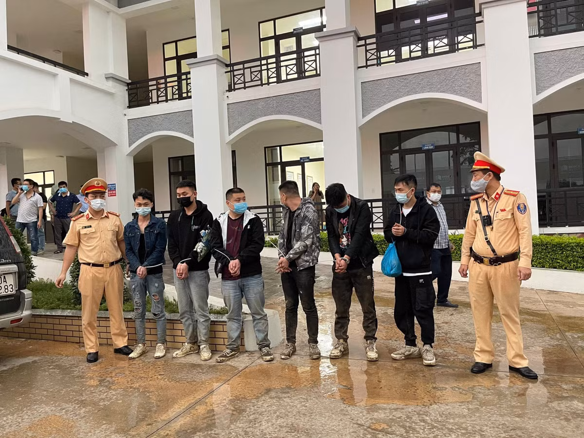 6 nguoi nuoc ngoai nhap canh trai phep vao Viet Nam